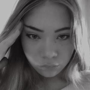 Meet your Posher, Caitlin